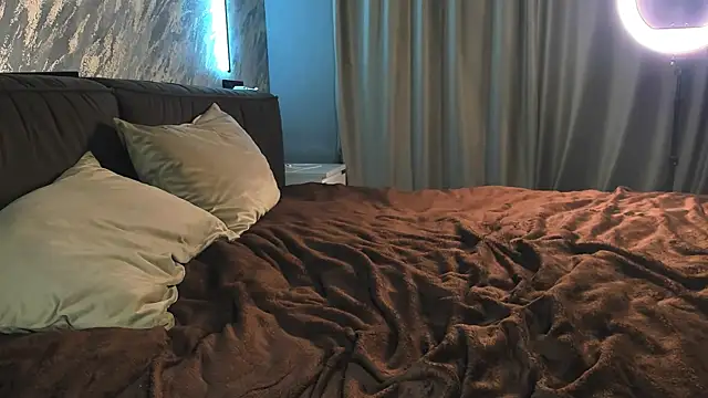 laflamebella online show from 3, 5, 2026