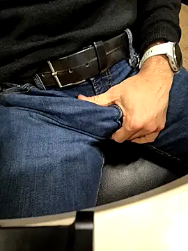 alessandroman2114 online show from 17, 12, 2025