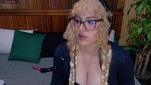 Eli666uwu online show from 14, 10, 2025