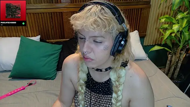 Eli666uwu online show from 16, 10, 2025