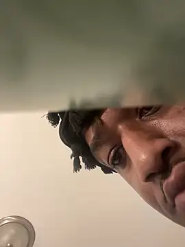 Snapshot of ThatDickSexy2 chatting on 21, 12, 2025 ThatDickSexy2 online show from 21, 12, 2025