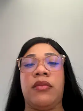 ashley Tompson1 online show from 4, 12, 2025