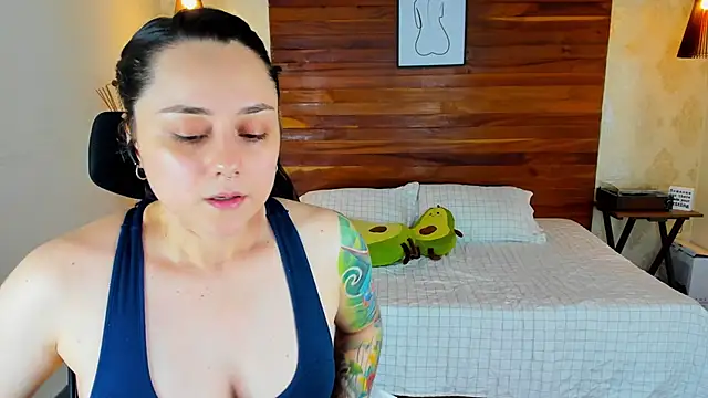 KatherineBond online show from 5, 3, 2025