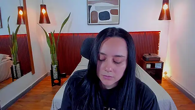 KatherineBond online show from 10, 9, 2025