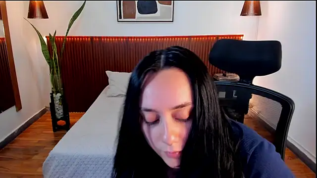 KatherineBond online show from 17, 9, 2025