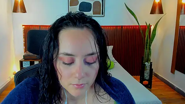 KatherineBond online show from 9, 10, 2025