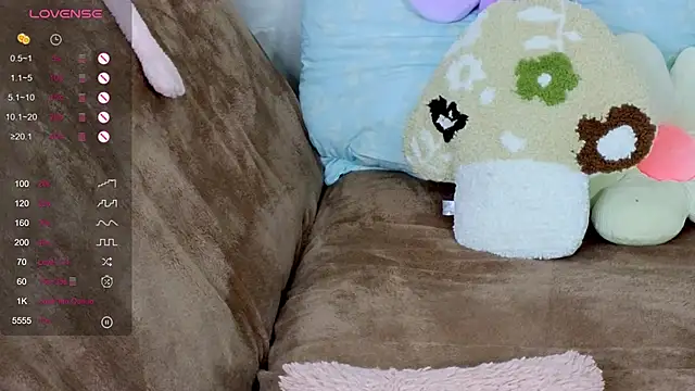 TrissMerigold9 online show from 8, 10, 2025