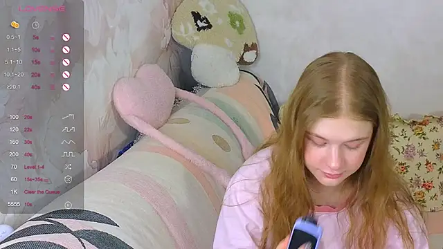 TrissMerigold9 online show from 18, 12, 2025