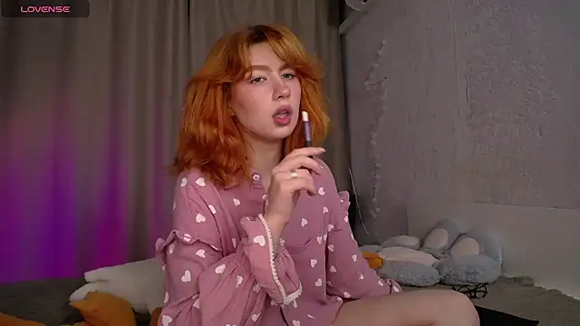 Snapshot of Evaa_Moonn_ chatting on 12, 9, 2025 Evaa Moonn  online show from 12, 9, 2025