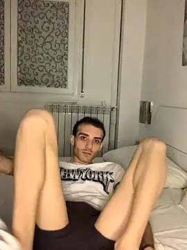 Snapshot of LaMaterialista chatting on 17, 11, 2025 LaMaterialista online show from 17, 11, 2025