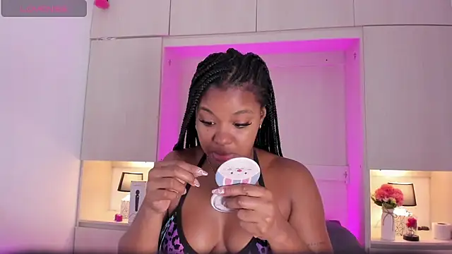 tamaraa smiith online show from 28, 2, 2025