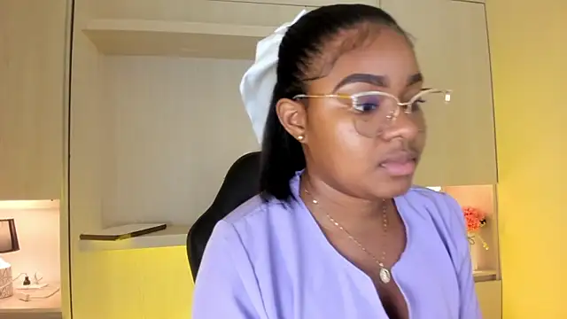 tamaraa smiith online show from 24, 11, 2025