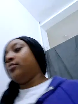 Snapshot of Adelehottman chatting on 5, 11, 2025 Adelehottman online show from 5, 11, 2025