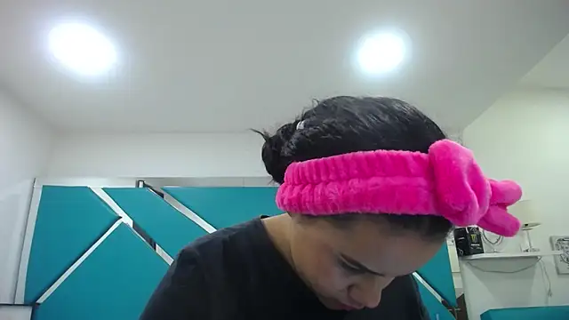  Miaaleon online show from 13, 3, 2025