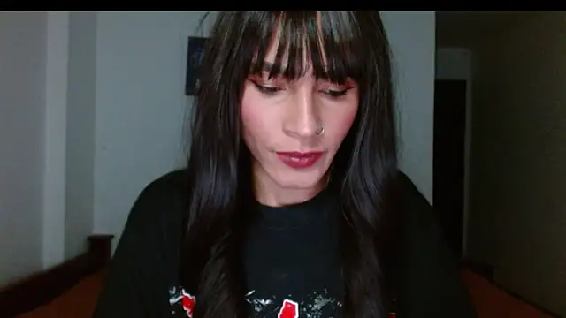 carolinemiller7 online show from 10, 1, 2025