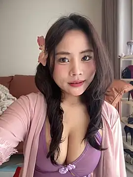 Hot Mm online show from 9, 3, 2025