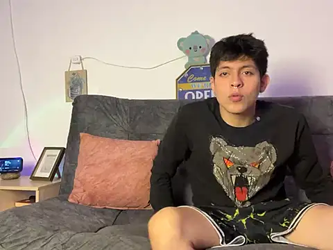 Snapshot of MyLatinHotBoys chatting on 18, 1, 2025 MyLatinHotBoys online show from 18, 1, 2025