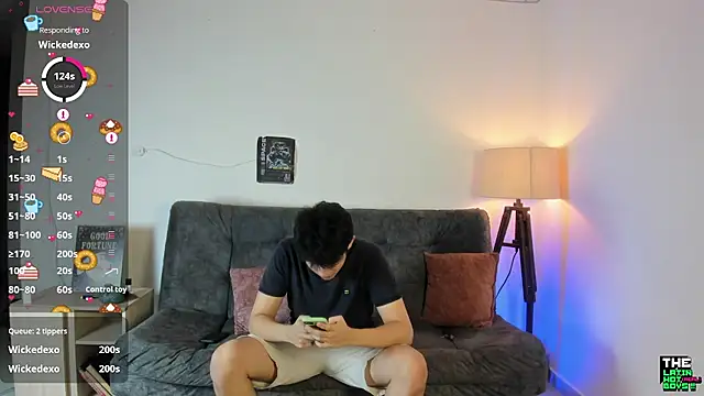 Snapshot of MyLatinHotBoys chatting on 8, 2, 2025 MyLatinHotBoys online show from 8, 2, 2025