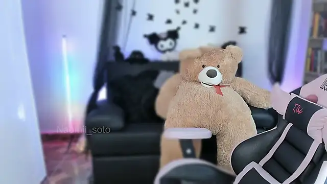 Naomii Soto online show from 18, 3, 2026