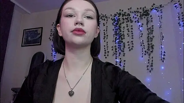 Snapshot of Emmy_m00n chatting on 3, 12, 2024 Emmy m00n online show from 3, 12, 2024