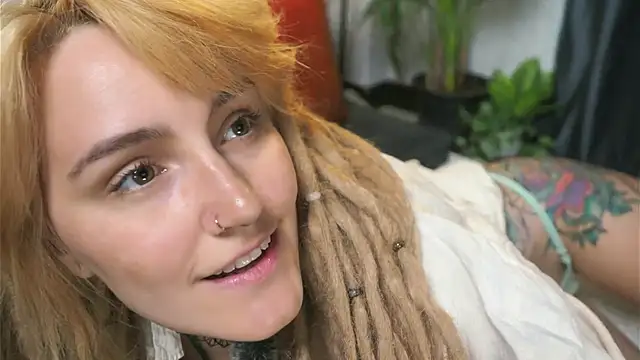 Snapshot of Winnie_sweet chatting on 21, 2, 2025 Winnie sweet online show from 21, 2, 2025