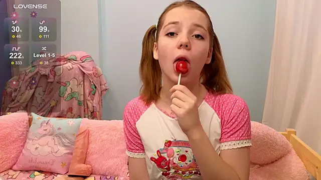 Snapshot of PrincessLittleKiki chatting on 16, 12, 2025 PrincessLittleKiki online show from 16, 12, 2025