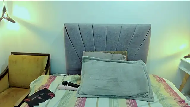 ScarletHoot  online show from 17, 7, 2026