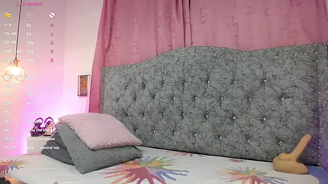 Snapshot of Uzziah_Sabag chatting on 20, 9, 2025 Uzziah Sabag online show from 20, 9, 2025