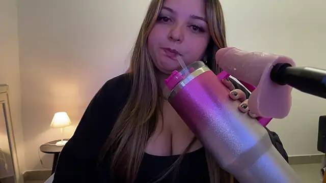 Snapshot of SweetPaige_ chatting on 2, 5, 2026 SweetPaige online show from 2, 5, 2026