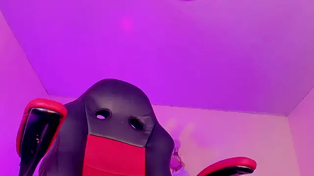 naomy  xx online show from 6, 2, 2026