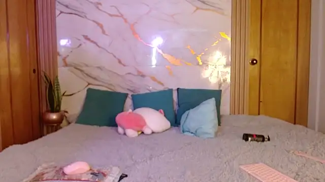 kittycatw online show from 18, 4, 2026