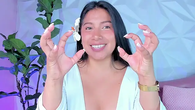 LinnaGardenia online show from 17, 1, 2025