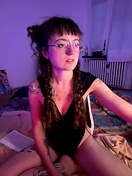 Snapshot of _foxygirl_ chatting on 16, 10, 2025  foxygirl  online show from 16, 10, 2025