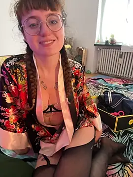 Snapshot of _foxygirl_ chatting on 21, 10, 2025  foxygirl  online show from 21, 10, 2025