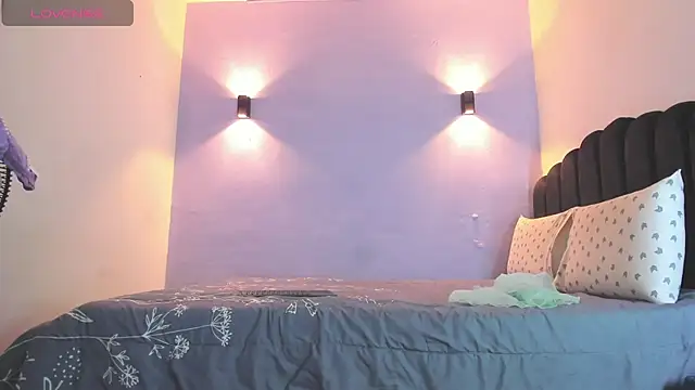 Sofia Clauss  online show from 19, 3, 2025