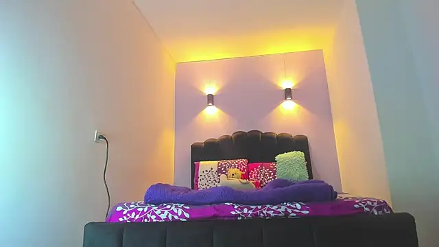 Sofia Clauss  online show from 20, 9, 2025