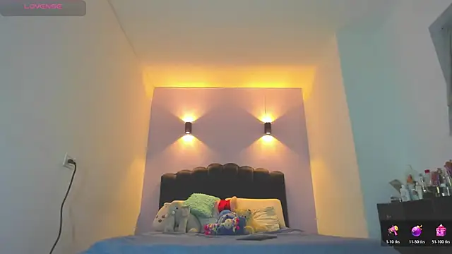 Sofia Clauss  online show from 4, 4, 2026