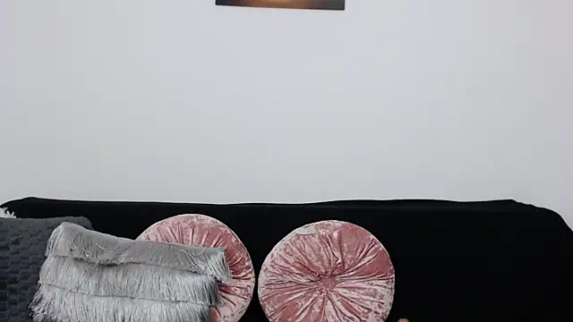 Snapshot of RebecaMur chatting on 9, 11, 2025 RebecaMur online show from 9, 11, 2025