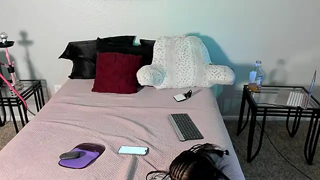 yiauana online show from 23, 2, 2025