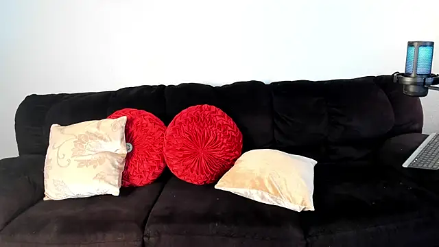 yiauana online show from 9, 3, 2025