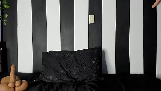 Snapshot of arii_barthon chatting on 7, 6, 2026 arii barthon online show from 7, 6, 2026