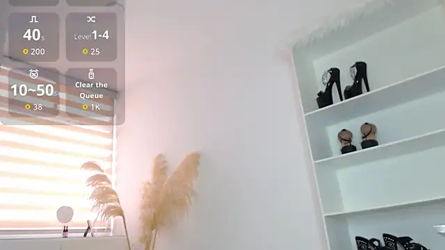 Snapshot of dollface17 chatting on 26, 9, 2025 dollface17 online show from 26, 9, 2025