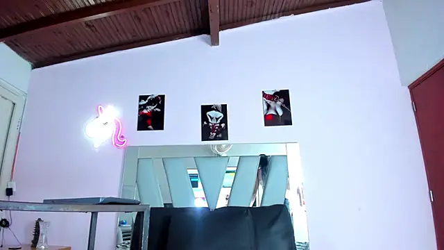 hailyehot online show from 4, 1, 2025