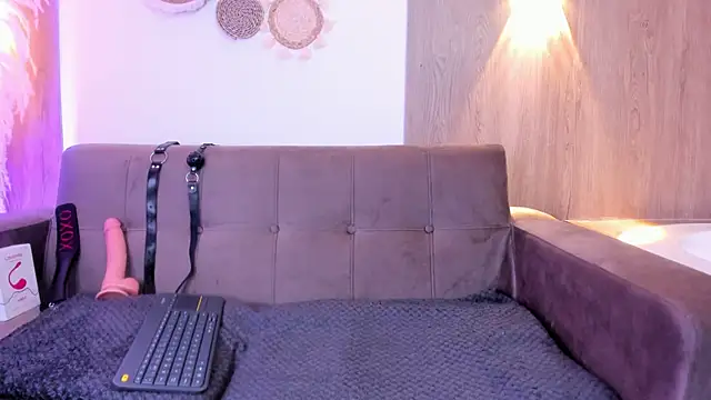 Santa Cooper  online show from 10, 11, 2025