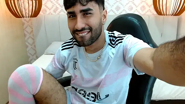 MilanZaire online show from 8, 9, 2025