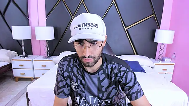 MilanZaire online show from 7, 11, 2025