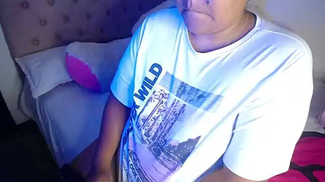 Snapshot of KittyHot20 chatting on 15, 4, 2026 KittyHot20 online show from 15, 4, 2026