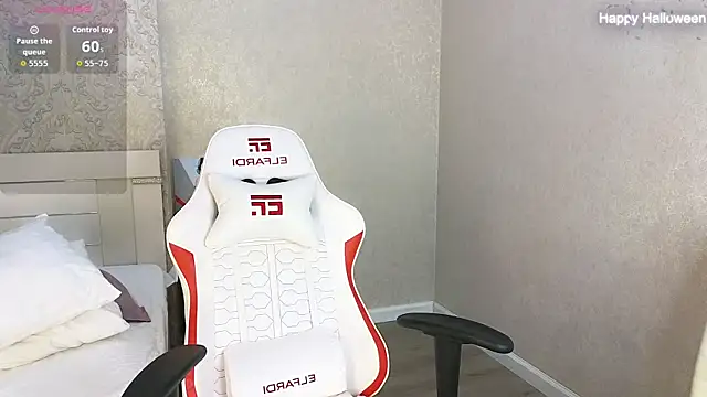 Diana Moon  online show from 2, 11, 2025