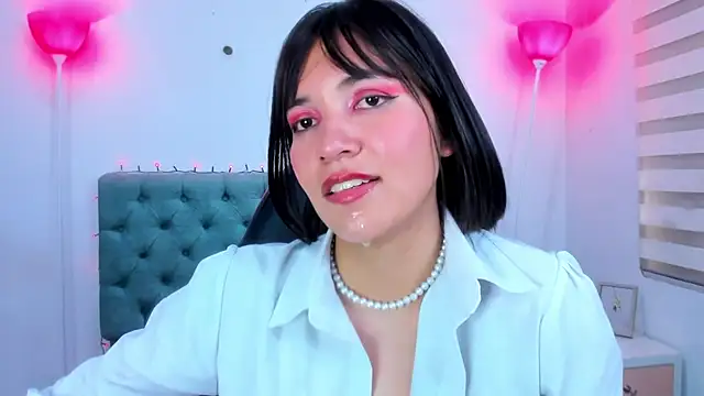 lina bedoya  online show from 13, 1, 2025