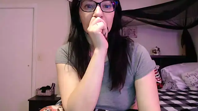 Snapshot of CrystalLakeXO chatting on 22, 6, 2026 CrystalLakeXO online show from 22, 6, 2026